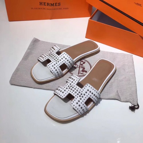 Hermes Oran Studs  Sandals In White Leather